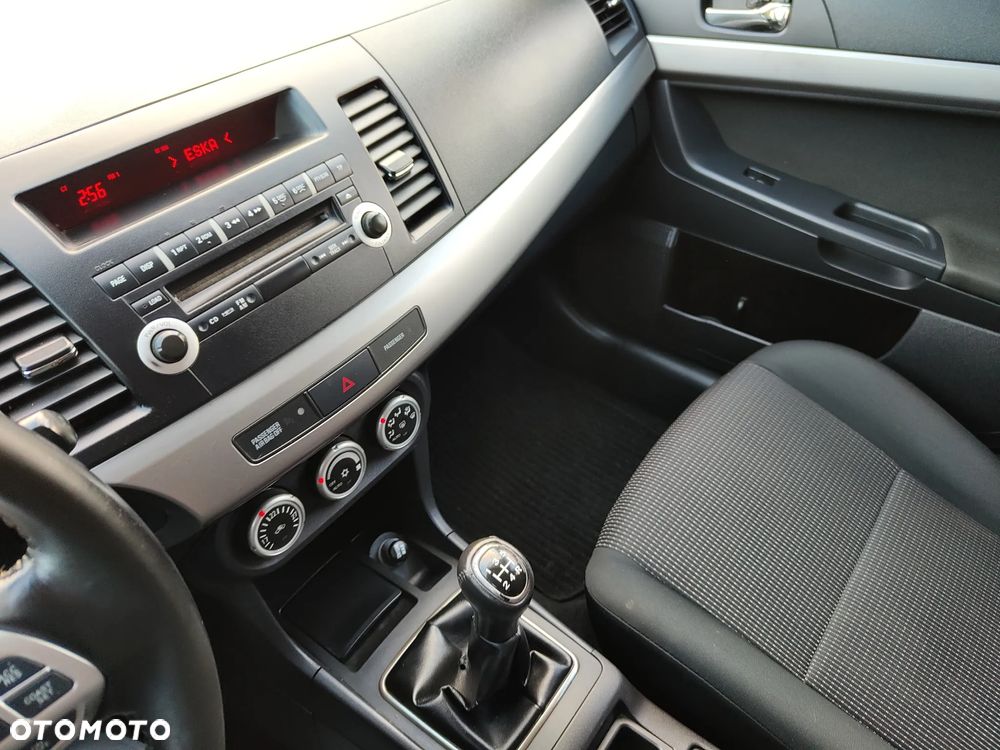 Mitsubishi Lancer 1.8 Intense - 34