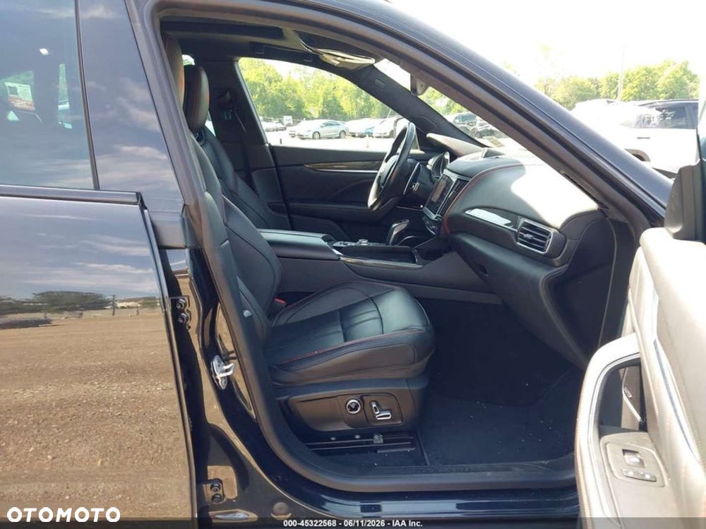 Maserati Levante - 12