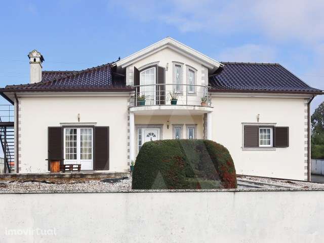 Andar de Moradia T2, parcialmente mobilado e semi equipado em Requeixo - Grande imagem: 5/25