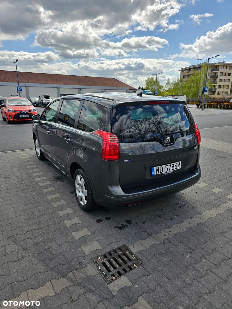 Peugeot 5008 HDI 115 Allure - 29