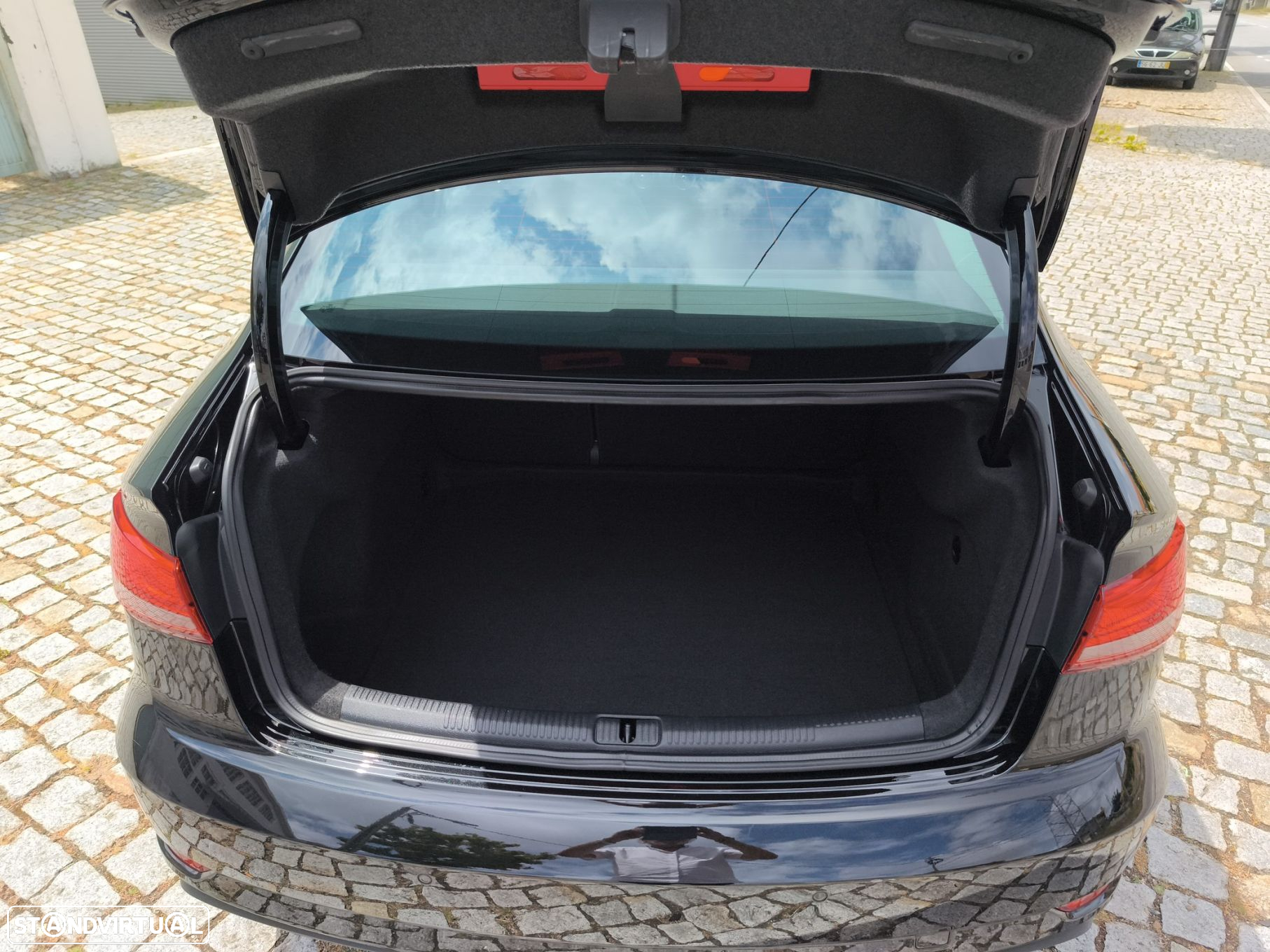 Audi A3 Limousine 1.6 TDI Attraction - 23