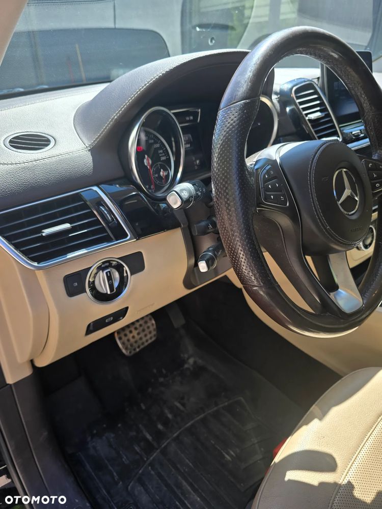 Mercedes-Benz GLS 350 d 4-Matic - 16