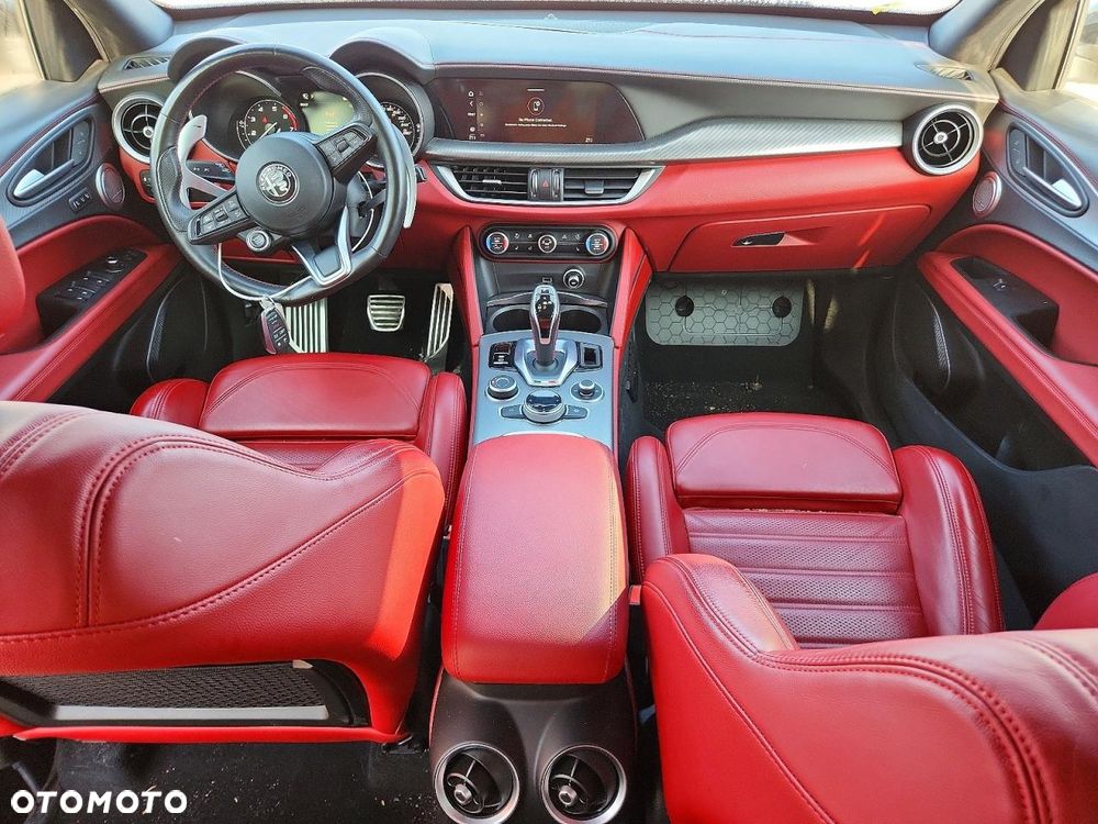 Alfa Romeo Stelvio 2.0 Turbo Veloce TI Q4 - 22