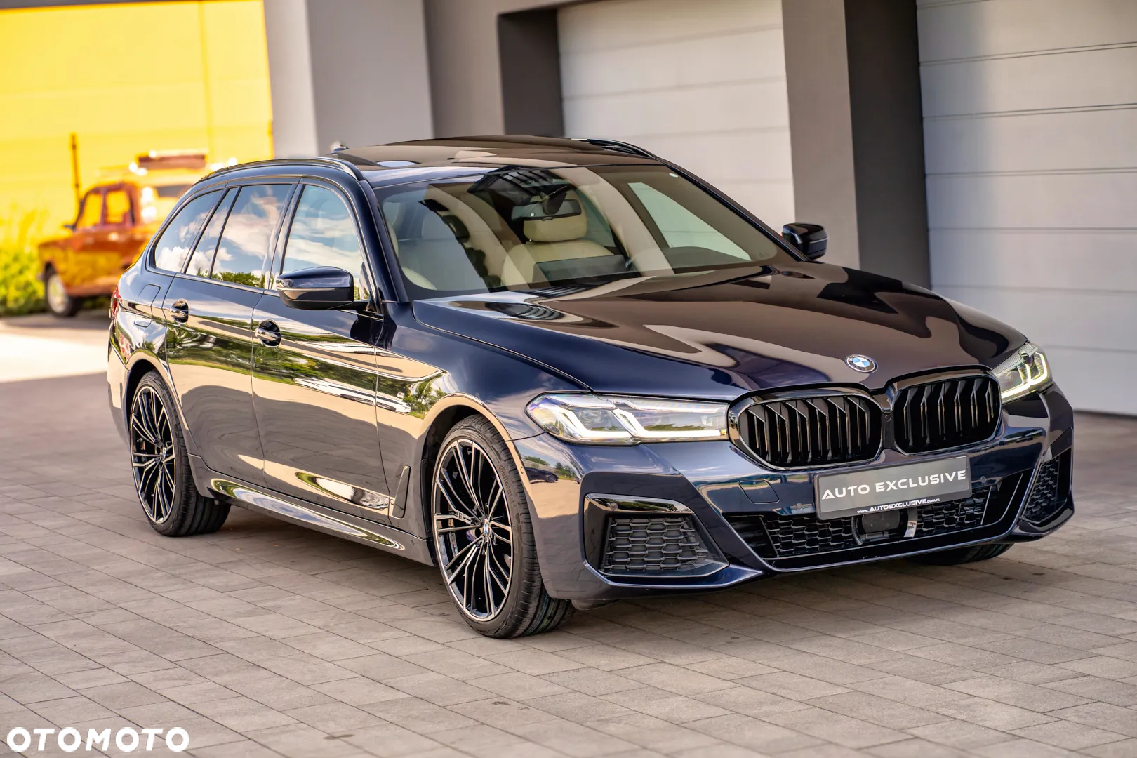 BMW Seria 5 530d xDrive Touring M Sport Edition - 15