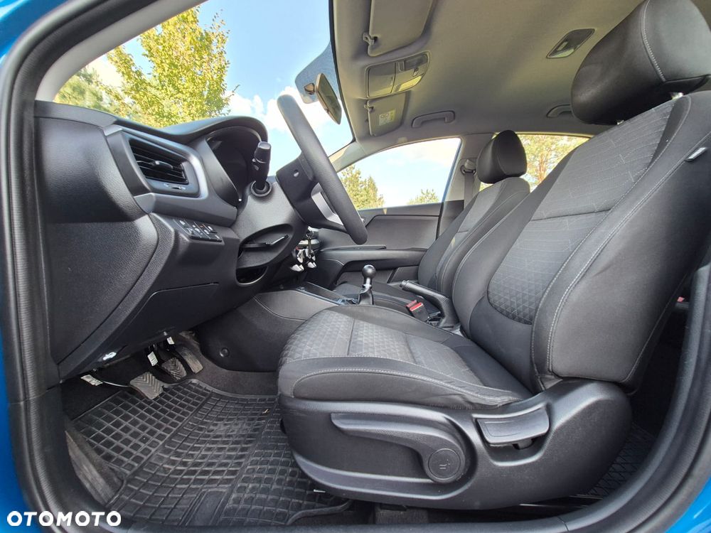 Kia Rio 1.2 L - 28