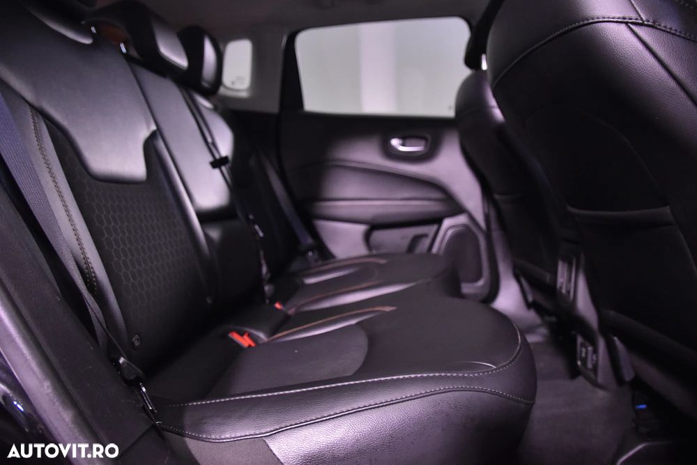Jeep Compass - 12