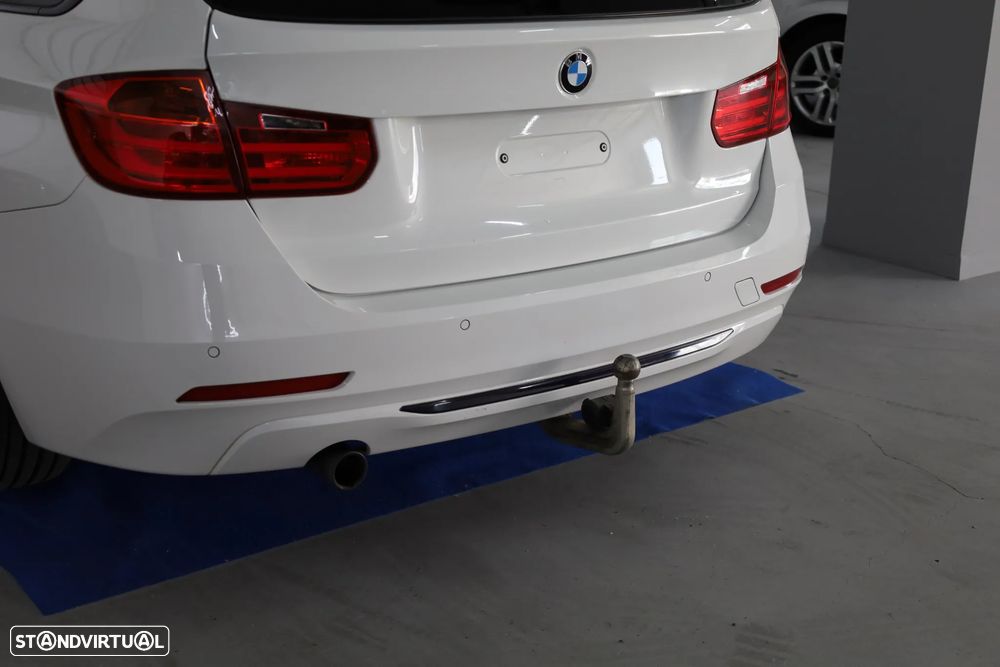 BMW 318 d Aut. Sport Line - 32