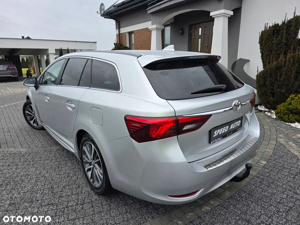 Toyota Avensis Touring Sports 1.8 Multidrive S Executive - 3