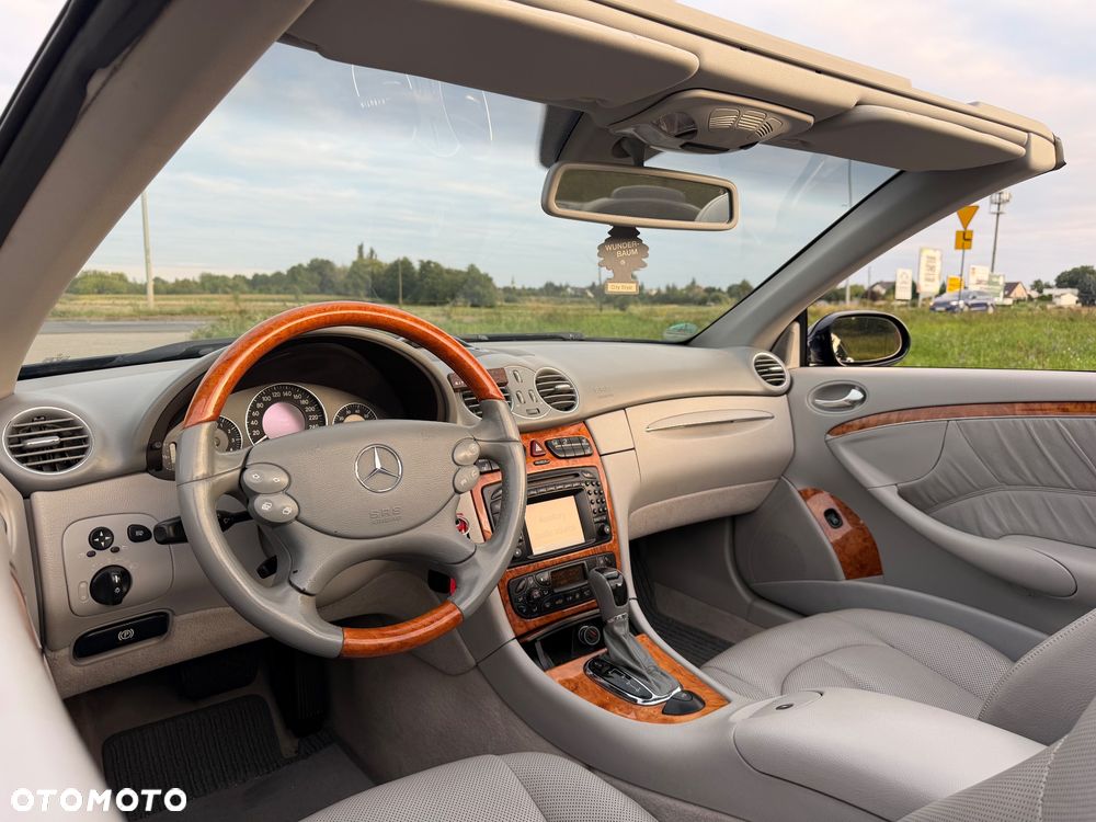 Mercedes-Benz CLK - 21