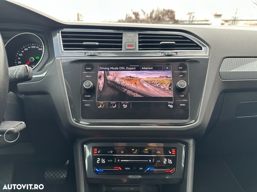 Volkswagen Tiguan 2.0 TDI SCR 4MOTION DSG Elegance - 32