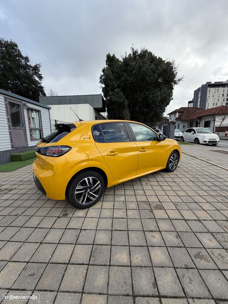 Peugeot 208 1.2 PureTech SE Style - 23