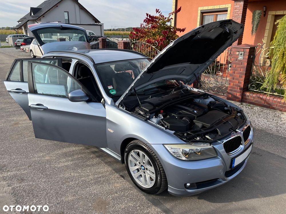 BMW Seria 3 318d DPF Edition Lifestyle - 33