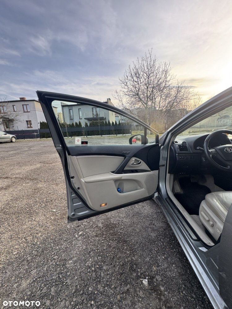 Toyota Avensis 2.0 Sol plus EU5 MS - 22