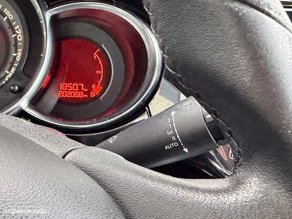 Citroën DS3 1.6 HDi Airdream So Chic - 25