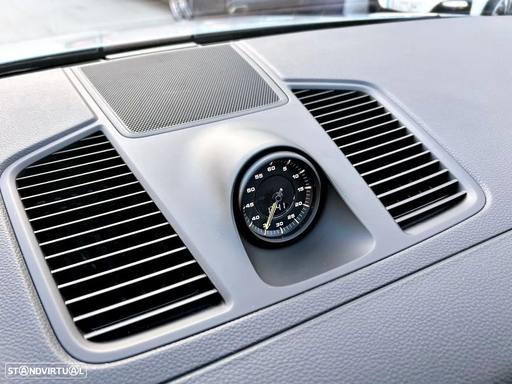Porsche Cayenne Coupé E-Hybrid - 16