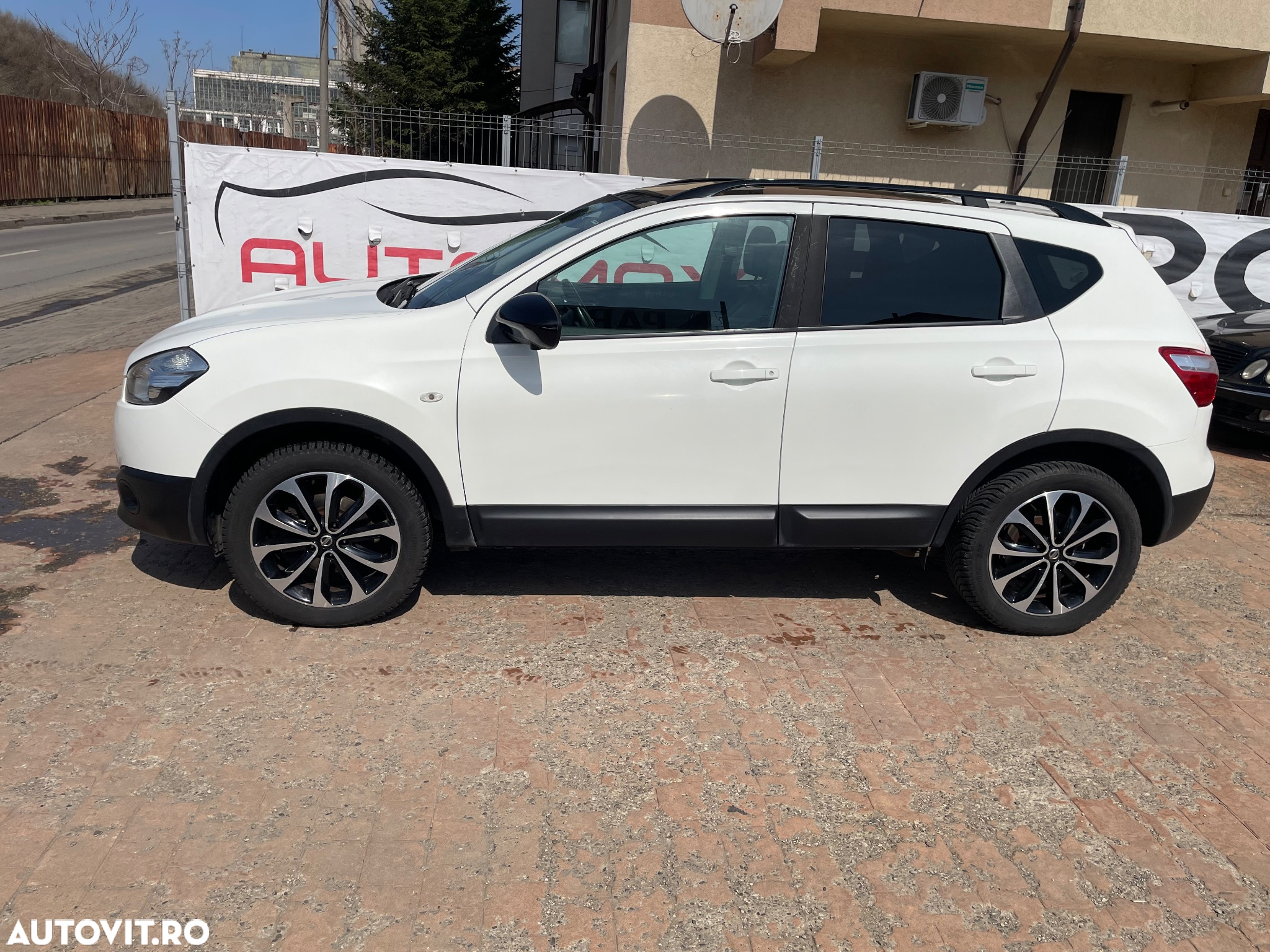 Nissan Qashqai 1.5 DCI Start/Stop N-Connecta - 10