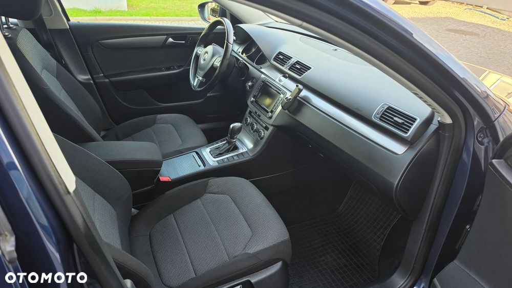 Volkswagen Passat 2.0 Blue TDI DSG SCR Comfortline - 9