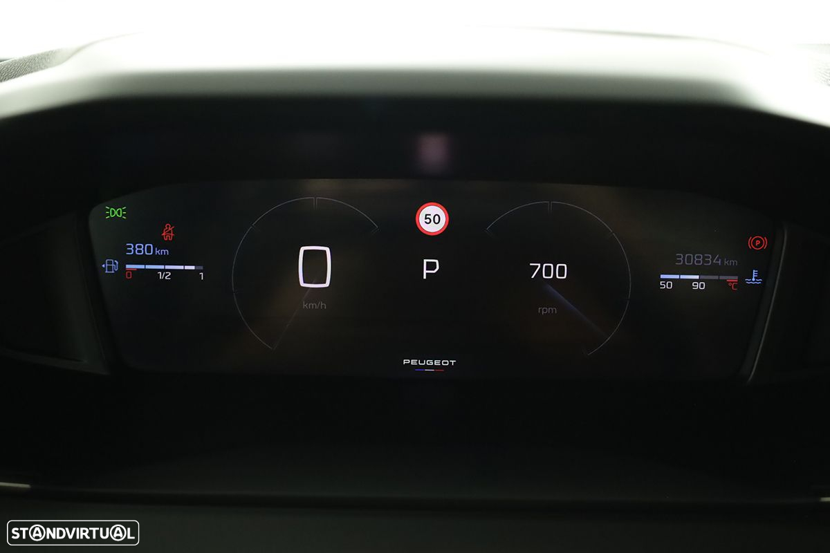 Peugeot 2008 1.2 PureTech Allure EAT8 - 17