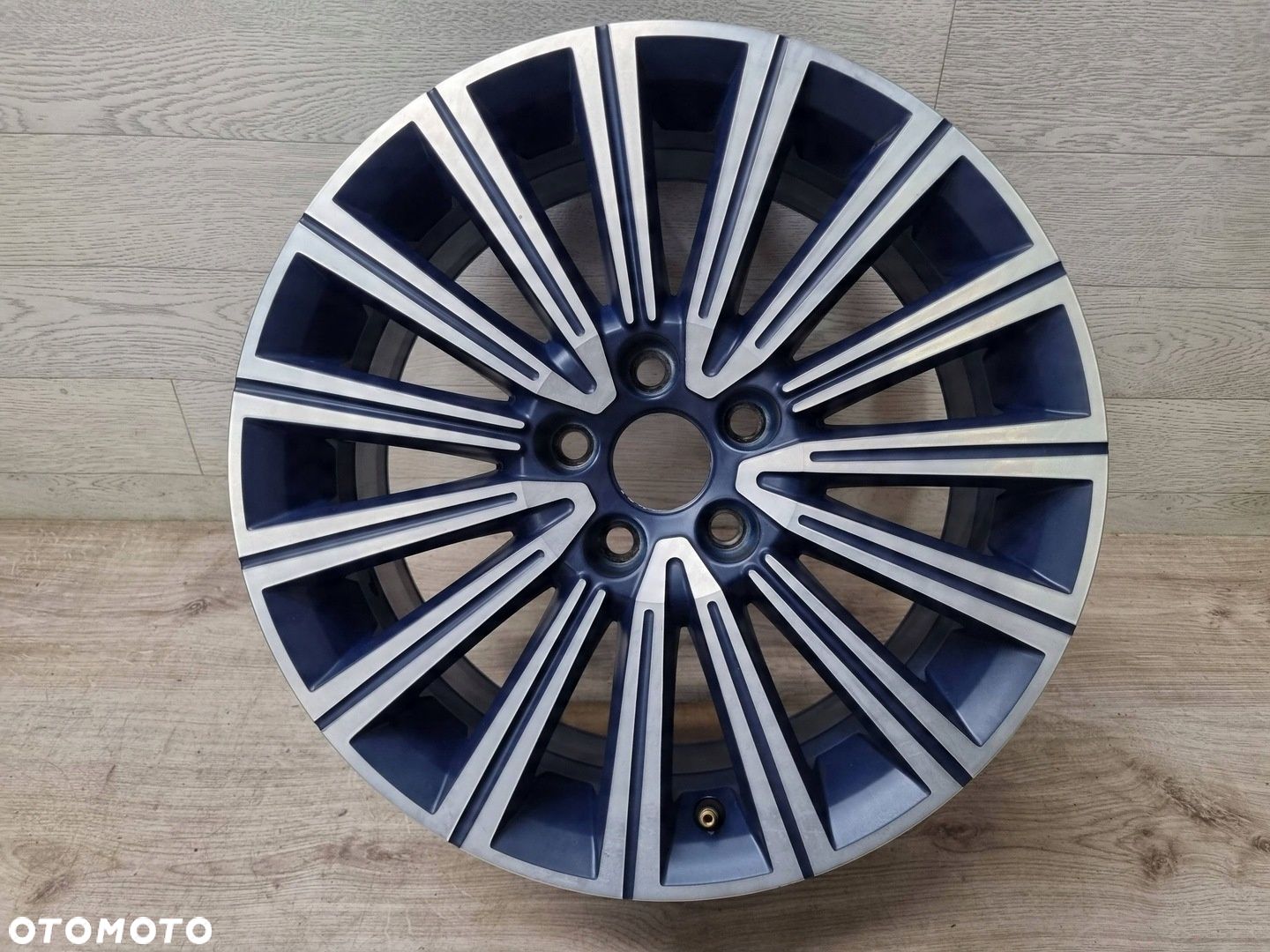 Felga Seat Ibiza IV 7Jx16H2 Et43 5x100 6P0601025D - 1