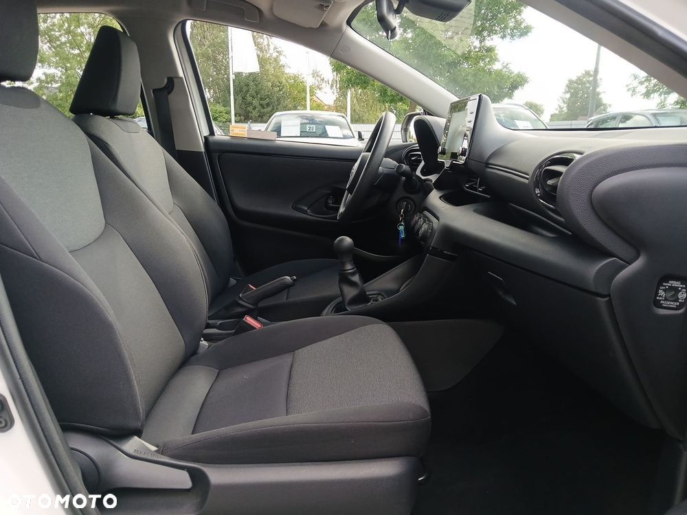 Toyota Yaris - 10