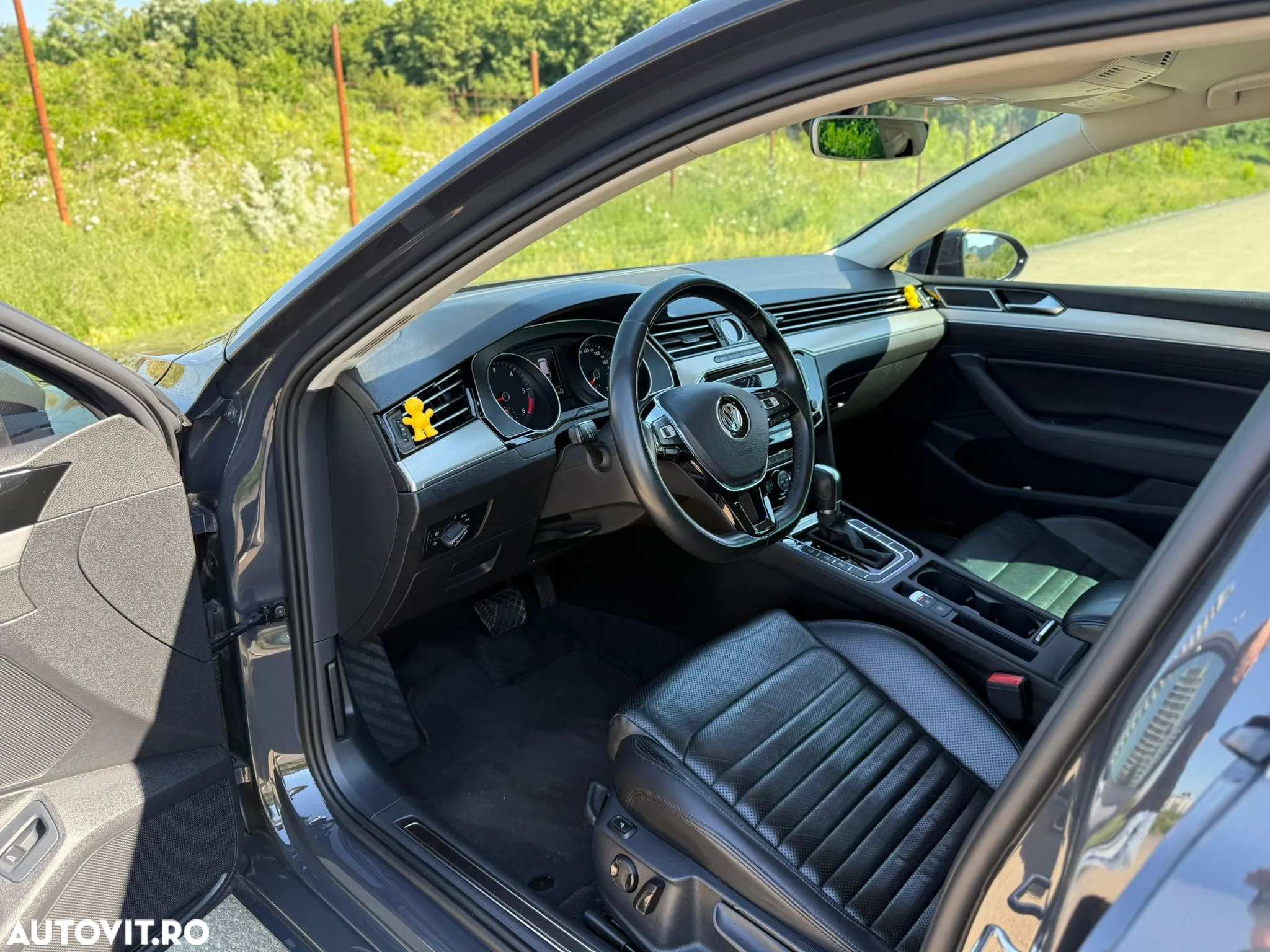 Volkswagen Passat Variant 2.0 TDI DSG 4Motion Highline - 12