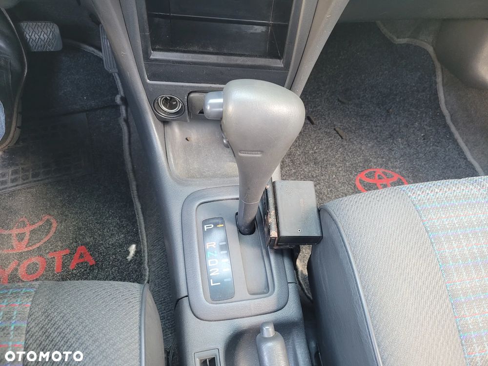 Toyota Corolla 1.6 16V GLi - 13