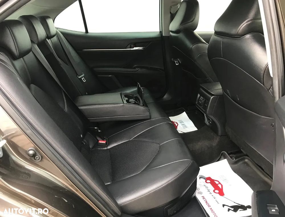 Toyota Camry 2.5 Hybrid Dynamic - 15