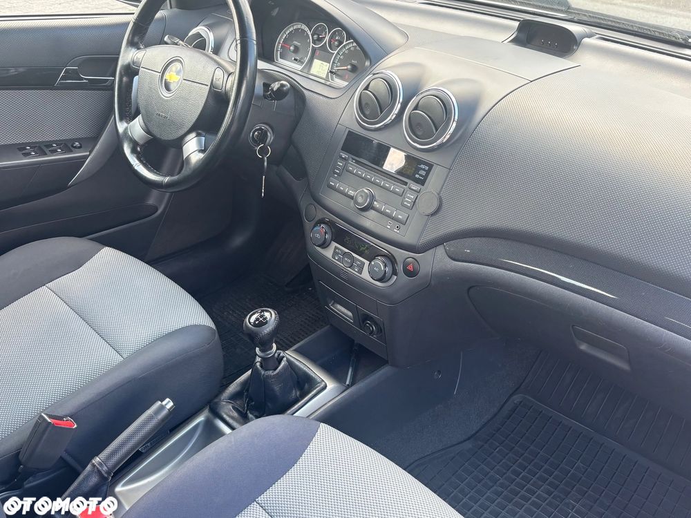 Chevrolet Aveo - 22