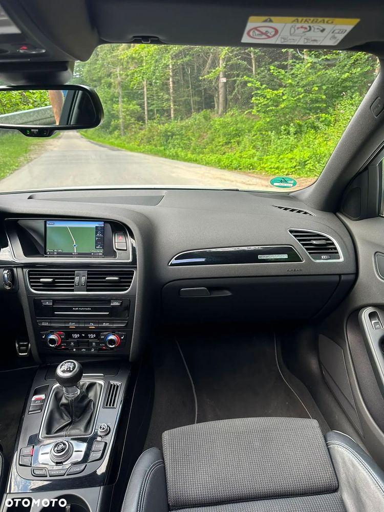 Audi A4 Avant 2.0 TDI DPF clean diesel quattro S line Sportpaket - 22