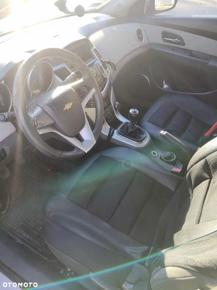 Chevrolet Cruze 1.6 LS - 7