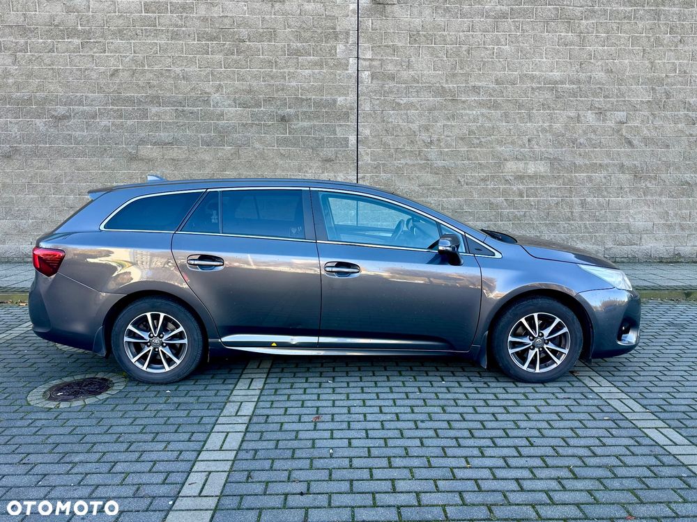 Toyota Avensis 1.8 Selection - 8