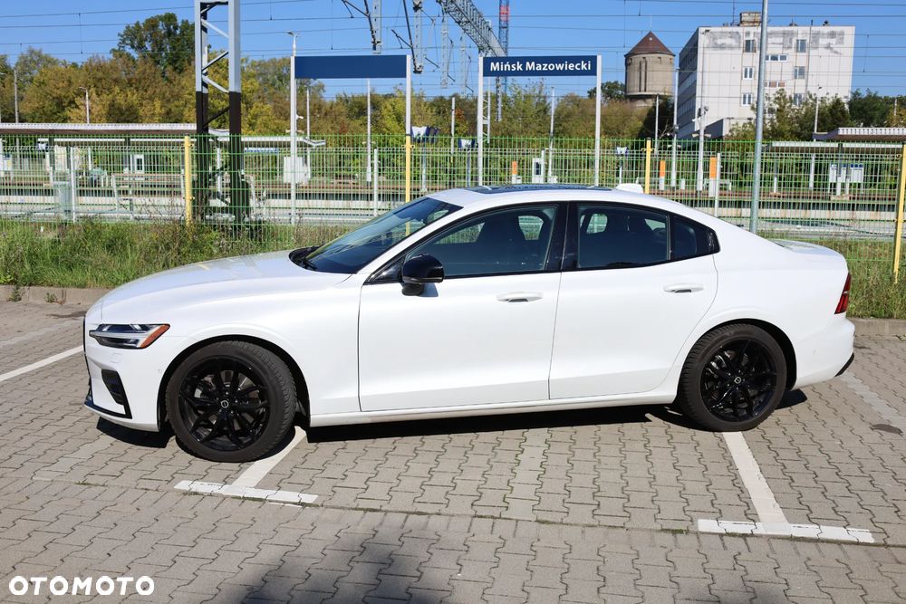 Volvo S60 2023 photo 2