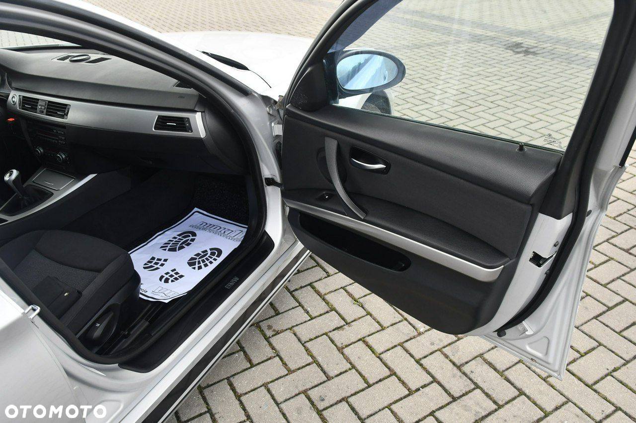 BMW Seria 3 - 21