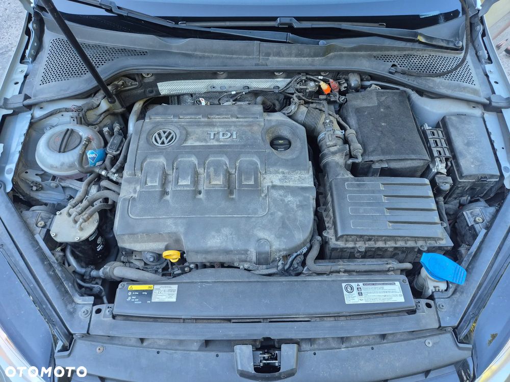 Volkswagen Golf 1.6 TDI BlueMotion Technology Comfortline - 18