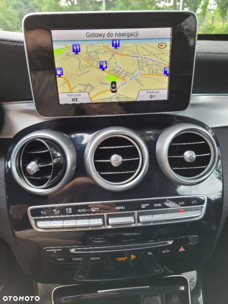 Mercedes-Benz Klasa C 180 AMG Line - 24