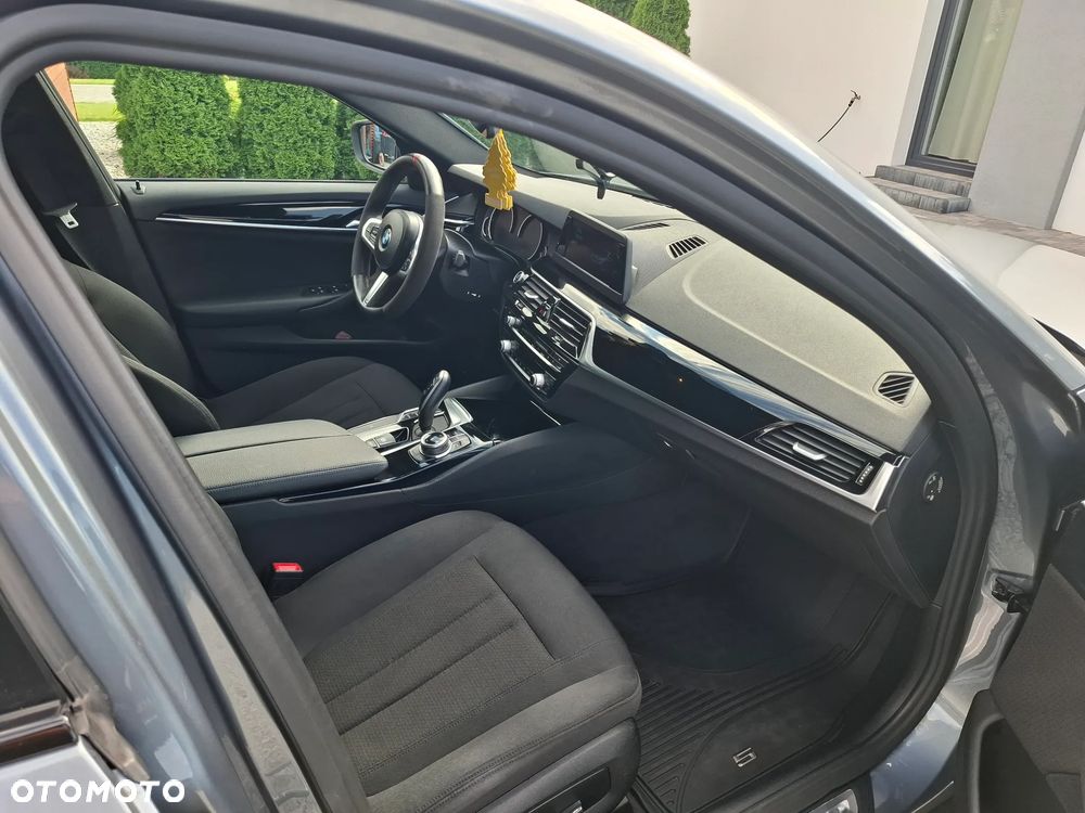 BMW Seria 5 520d Efficient Dynamics - 16