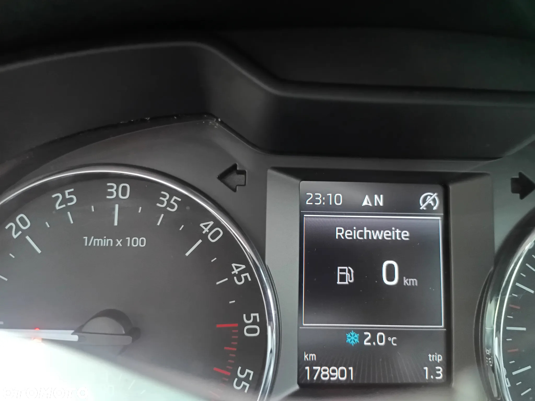 Skoda Octavia 1.6 TDI DPF Ambiente - 11