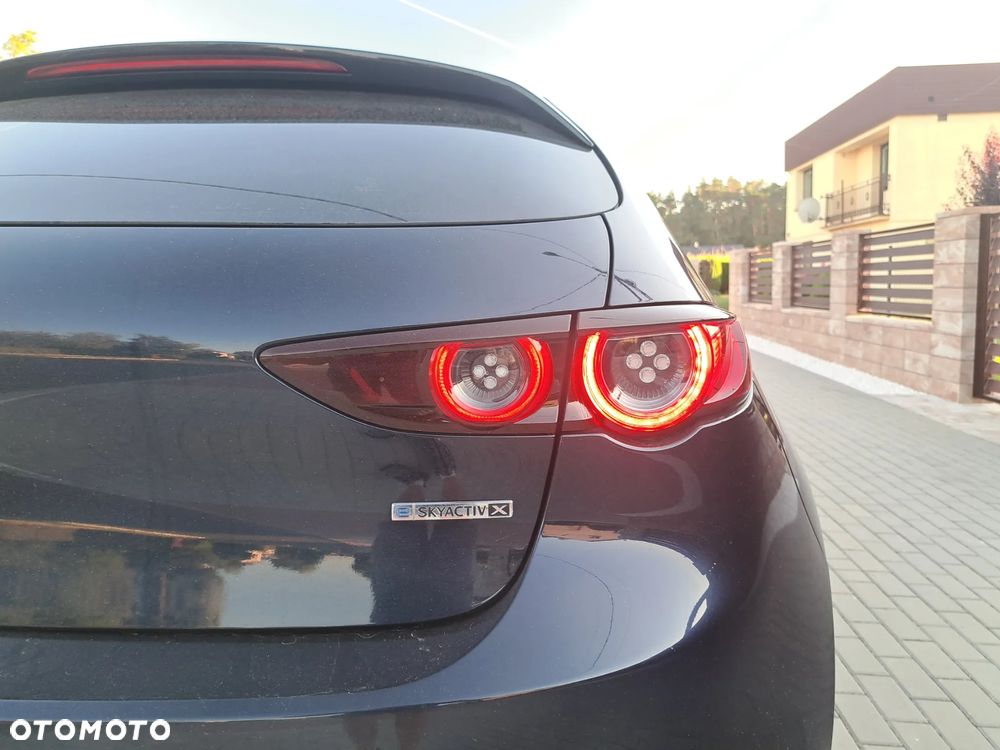 Mazda 3 e-SKYACTIV-X 186 M HYBRID TAKUMI - 11