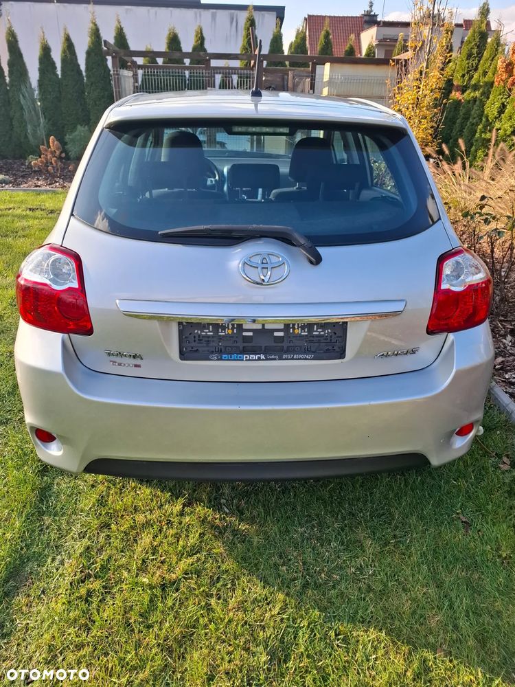 Toyota Auris 1.4 D-4D Life+ - 10