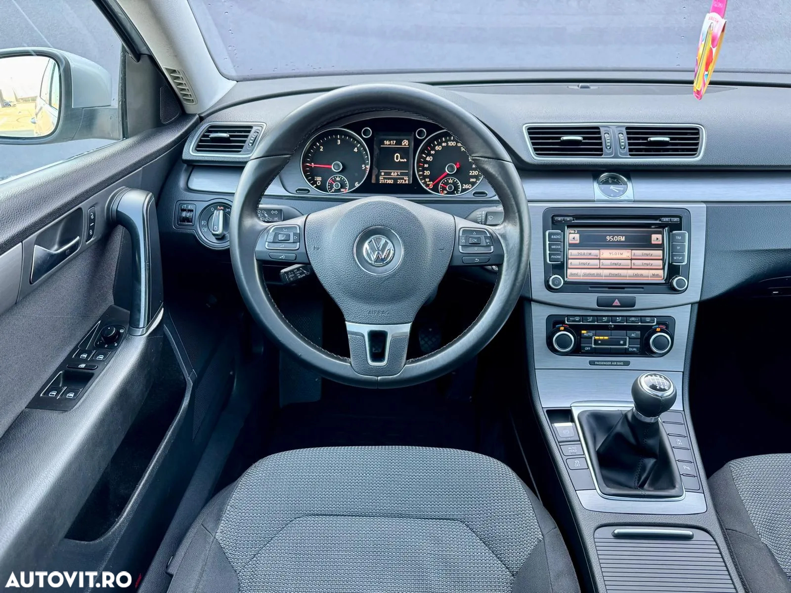 Volkswagen Passat - 13