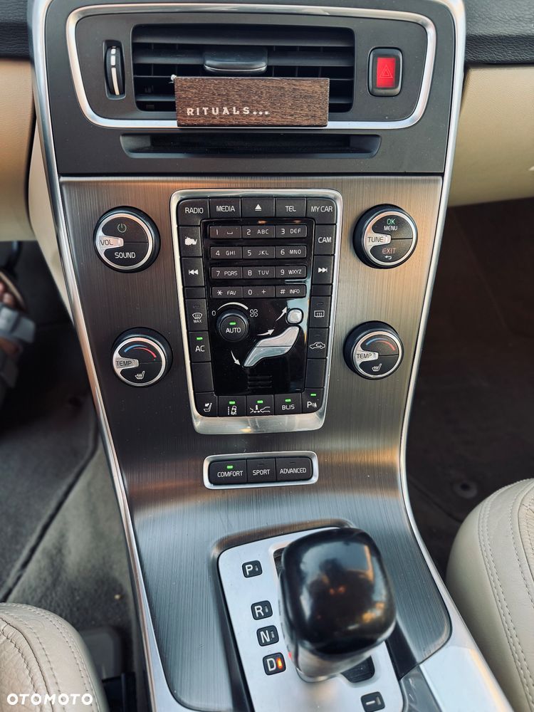 Volvo S60 D3 Geartronic Summum - 16