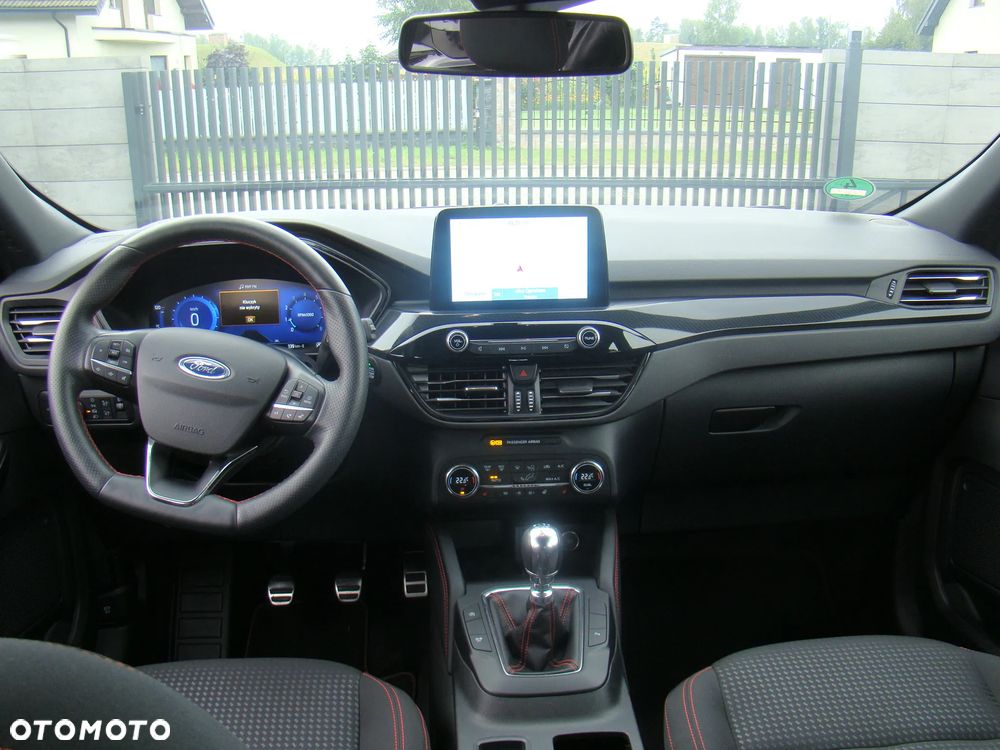 Ford Kuga 1.5 EcoBoost ST-LINE - 25
