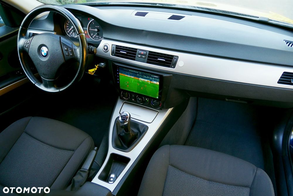 BMW Seria 3 318d - 21
