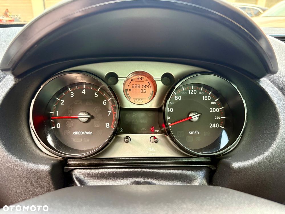 Nissan Qashqai 2.0 4 x 4 tekna - 11