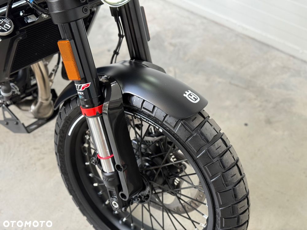 Husqvarna Svartpilen - 9