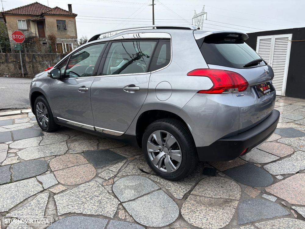 Peugeot 2008 - 8