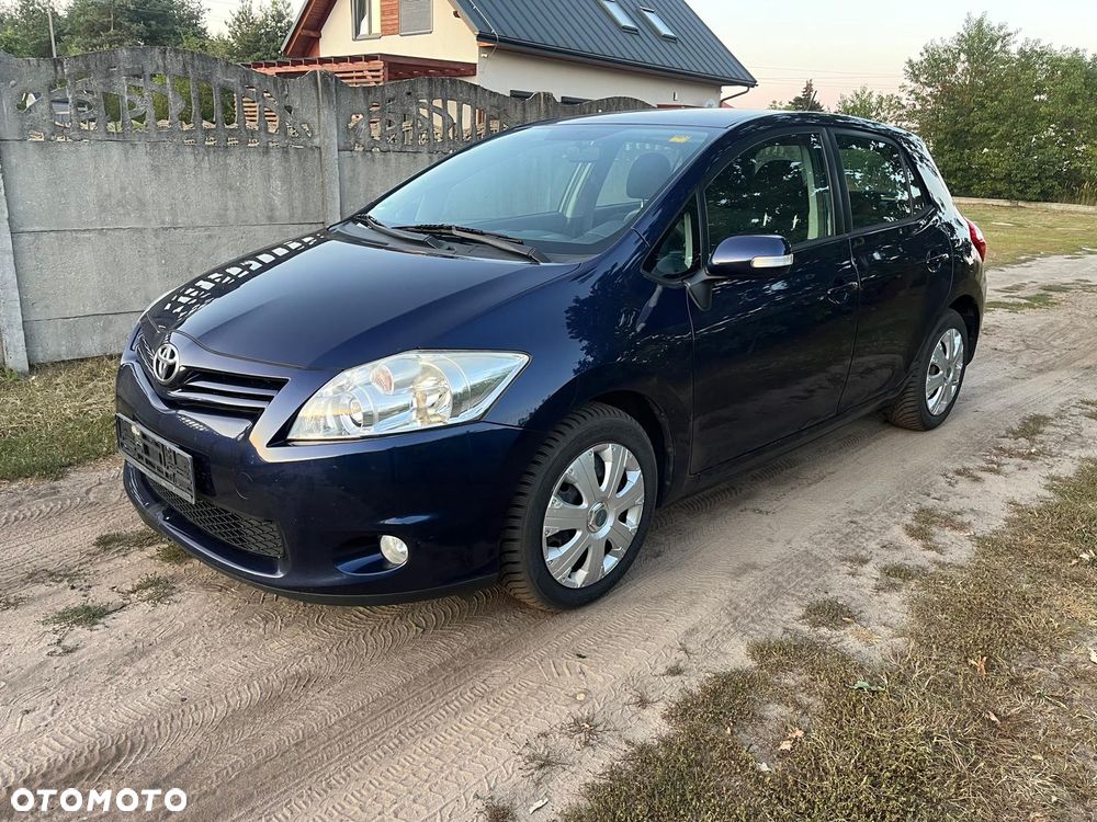 Toyota Auris 1.6 Valvematic Comfort - 1