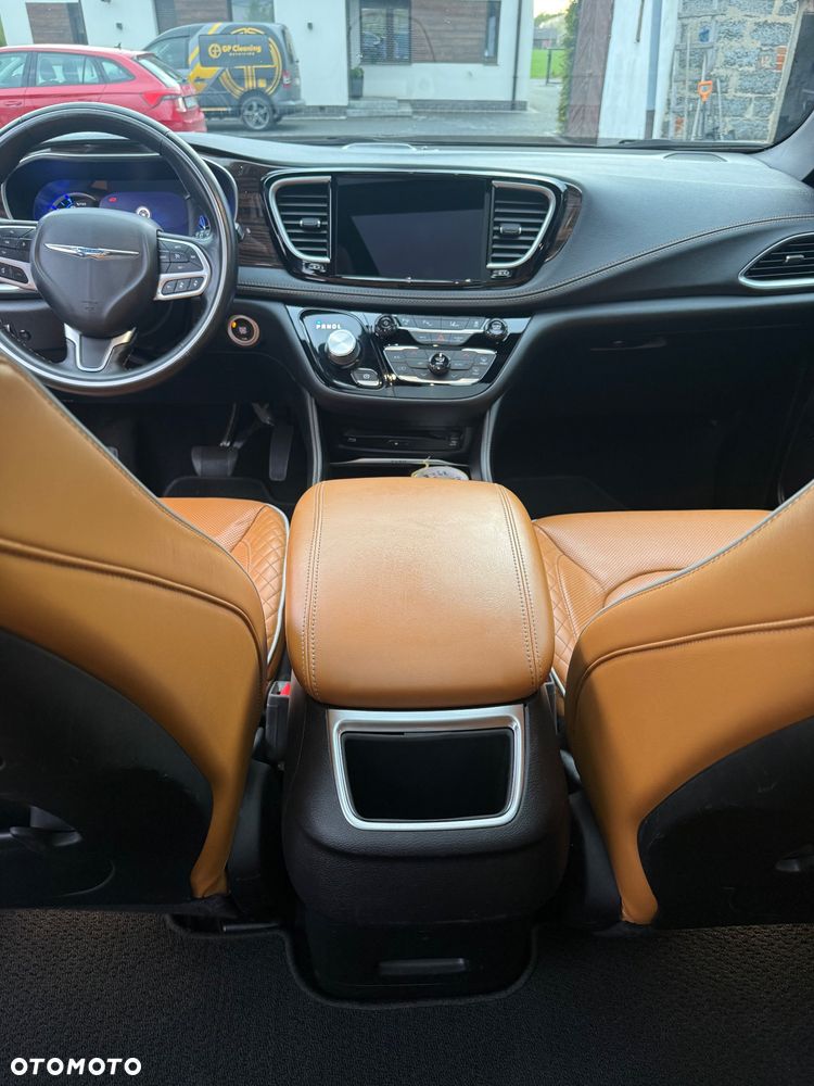 Chrysler Pacifica - 9