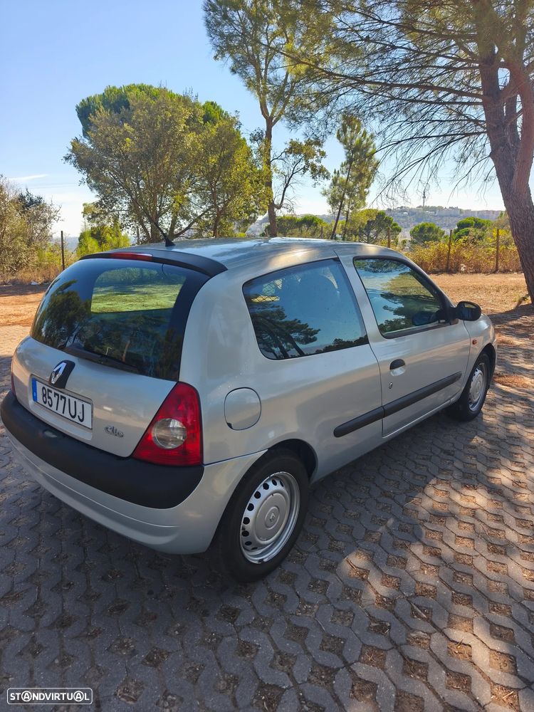 Renault Clio 2002 photo 5