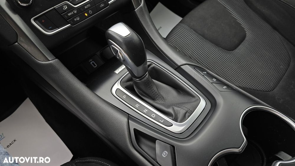 Ford Mondeo 2.0 HEV Trend - 17